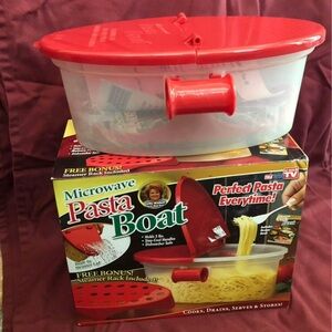 Microwave Pasta Boat w box